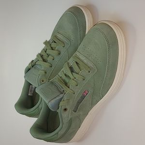 Reebok Classics by Montana Cans in Manilla Light, New, size 4.5